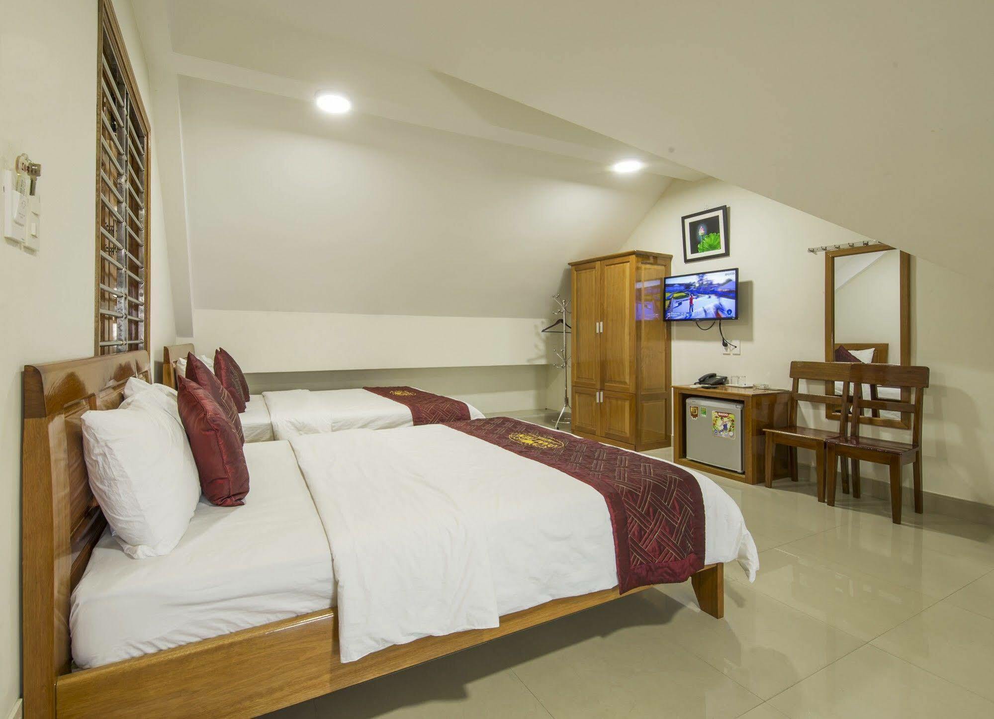 Dam Tien Hotel Дананг Экстерьер фото